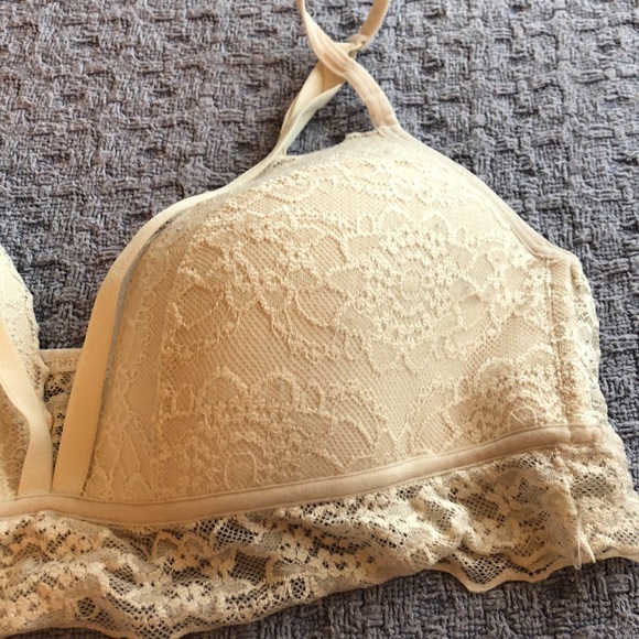 PINK bra 🤍 - Picture 3 of 5